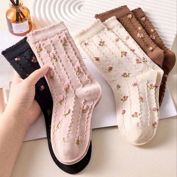 جوراب ساقدار گل برجسته وارداتی Soc24 فروشگاه برایاشاپ جوراب ساقدار گل برجسته وارداتی Soc24 فروشگاه برایاشاپ