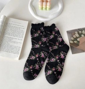 جوراب ساقدار اب حریر طرح گل Soc103 فروشگاه برایاشاپ