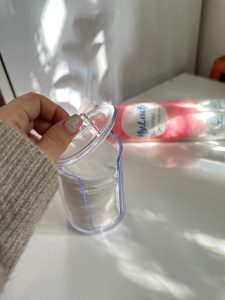 استند پد آرایشی اکرولیک شفاف با درب Es299 فروشگاه برایاشاپ